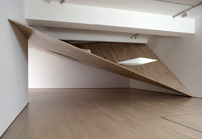 Annely Juda Fine Art, London. 2009. Courtesy of the artist and Annely Juda Fine Art.